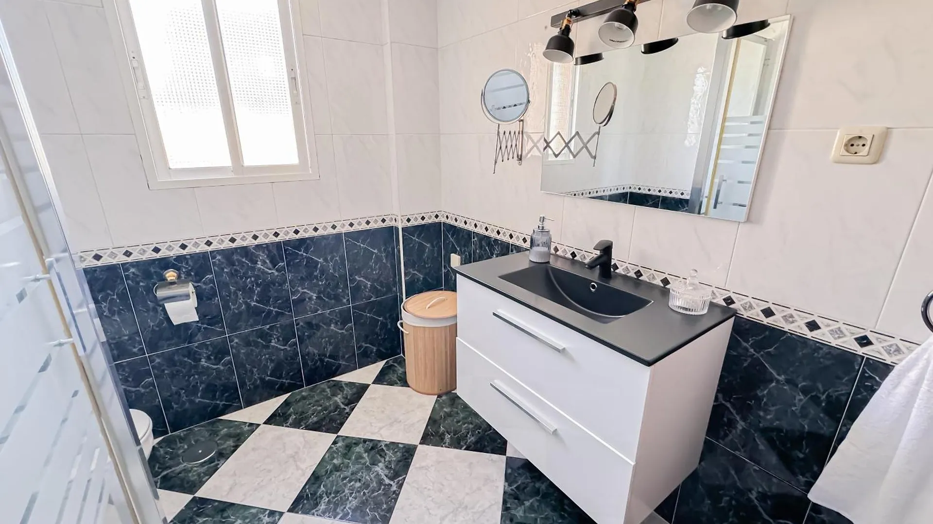 Apartmán Piso Encantador En Carlos Haya Màlaga Španělsko